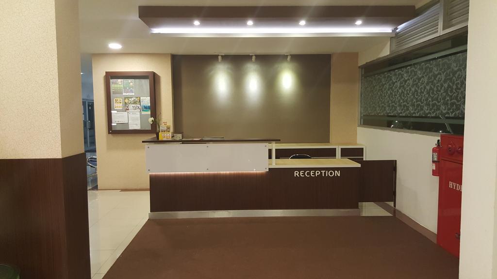 Reddoorz Apartment @ Emerald Towers Бандунг Екстериор снимка
