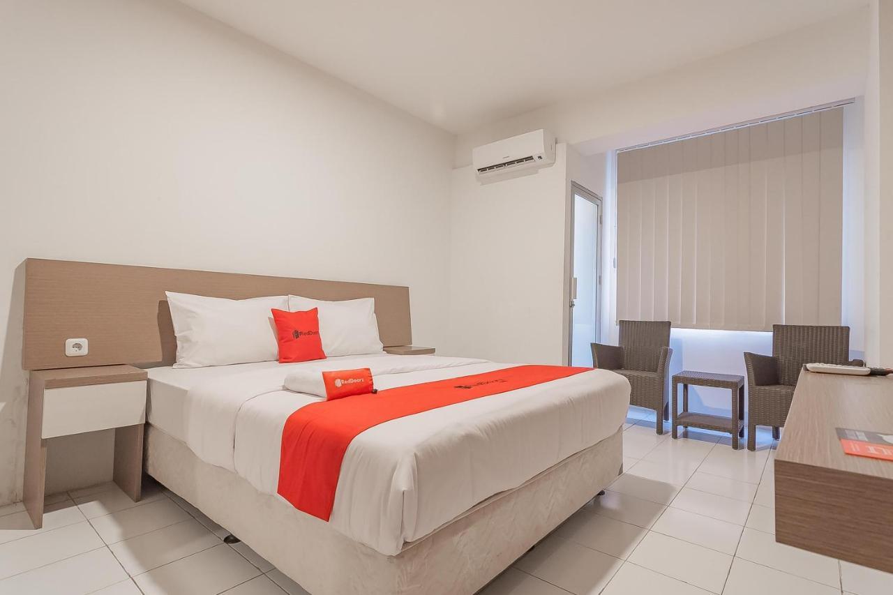 Reddoorz Apartment @ Emerald Towers Бандунг Екстериор снимка