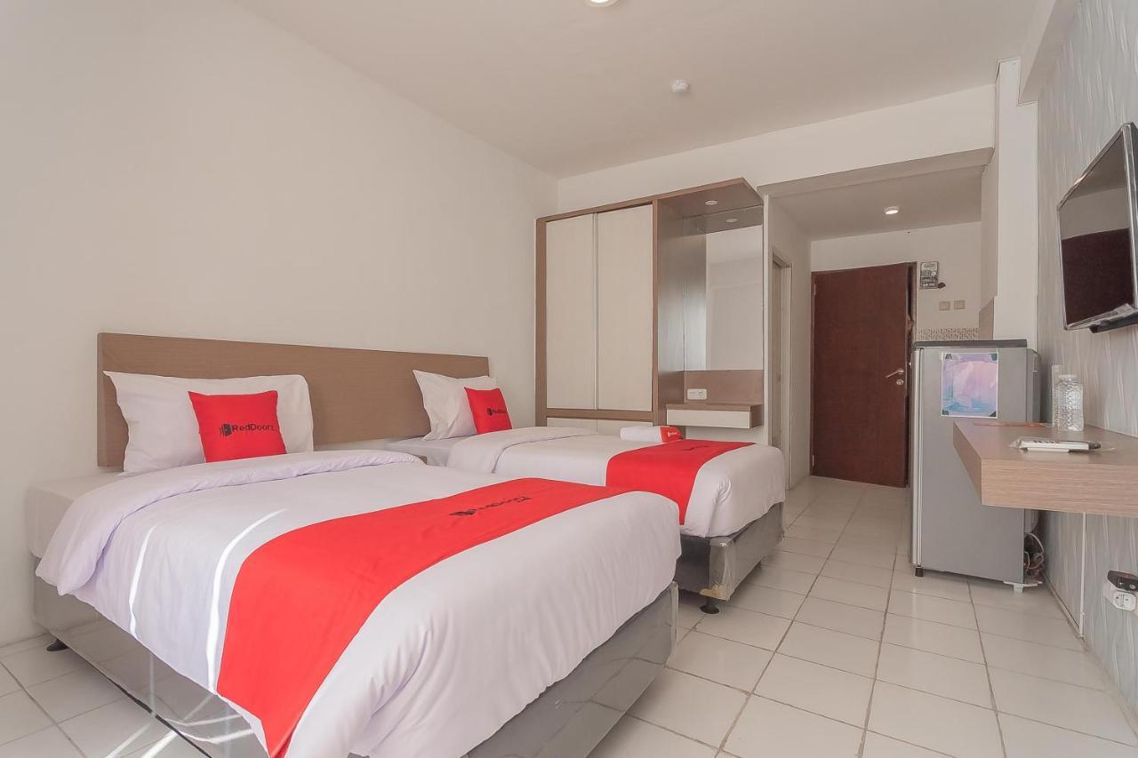 Reddoorz Apartment @ Emerald Towers Бандунг Екстериор снимка