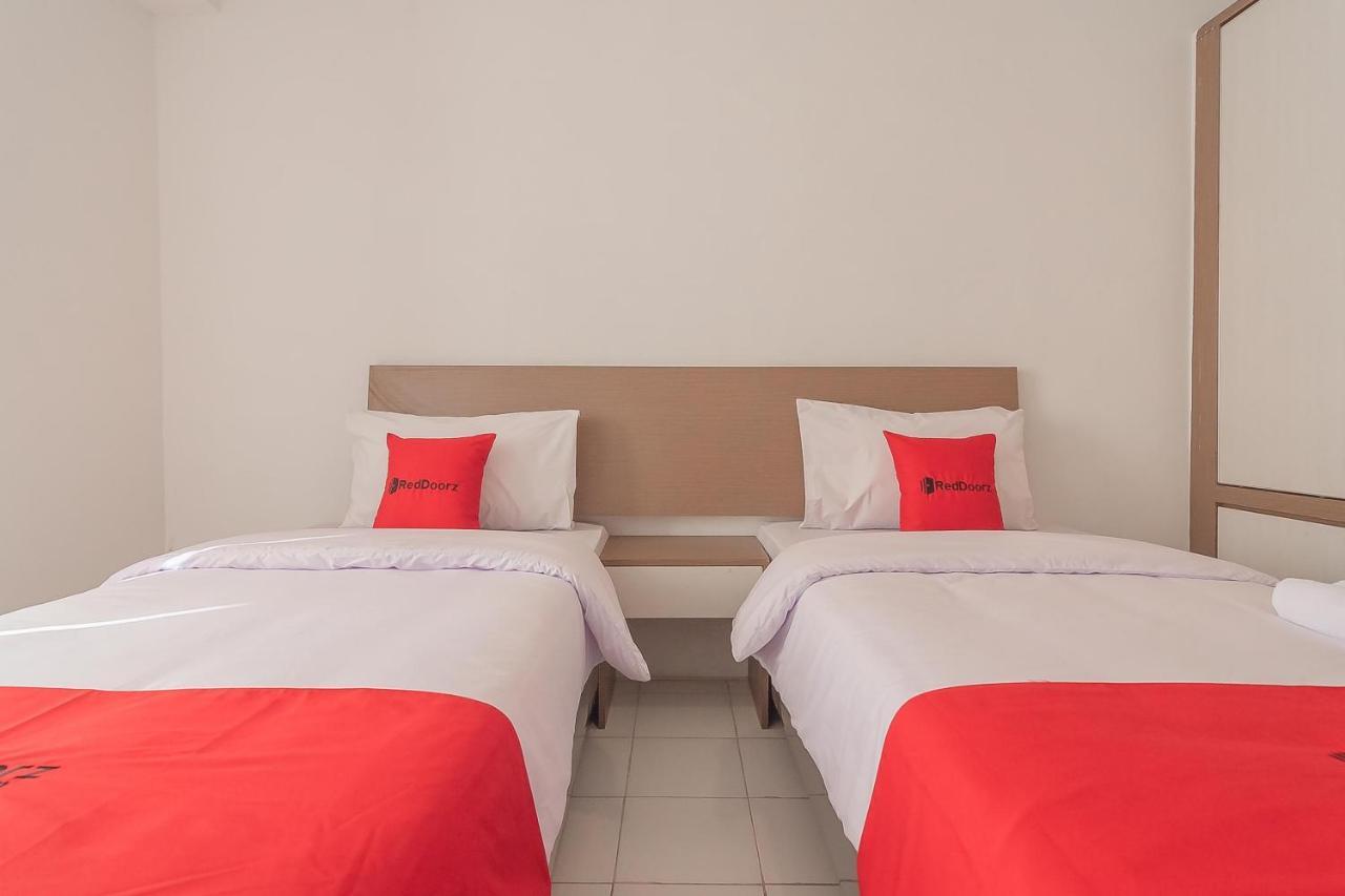 Reddoorz Apartment @ Emerald Towers Бандунг Екстериор снимка
